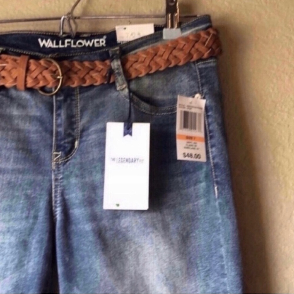 New Wallflower Jeans Women’s Bootcut Denim Blue Jeans & Belt Juniors 7/28 Reg - Picture 3 of 15